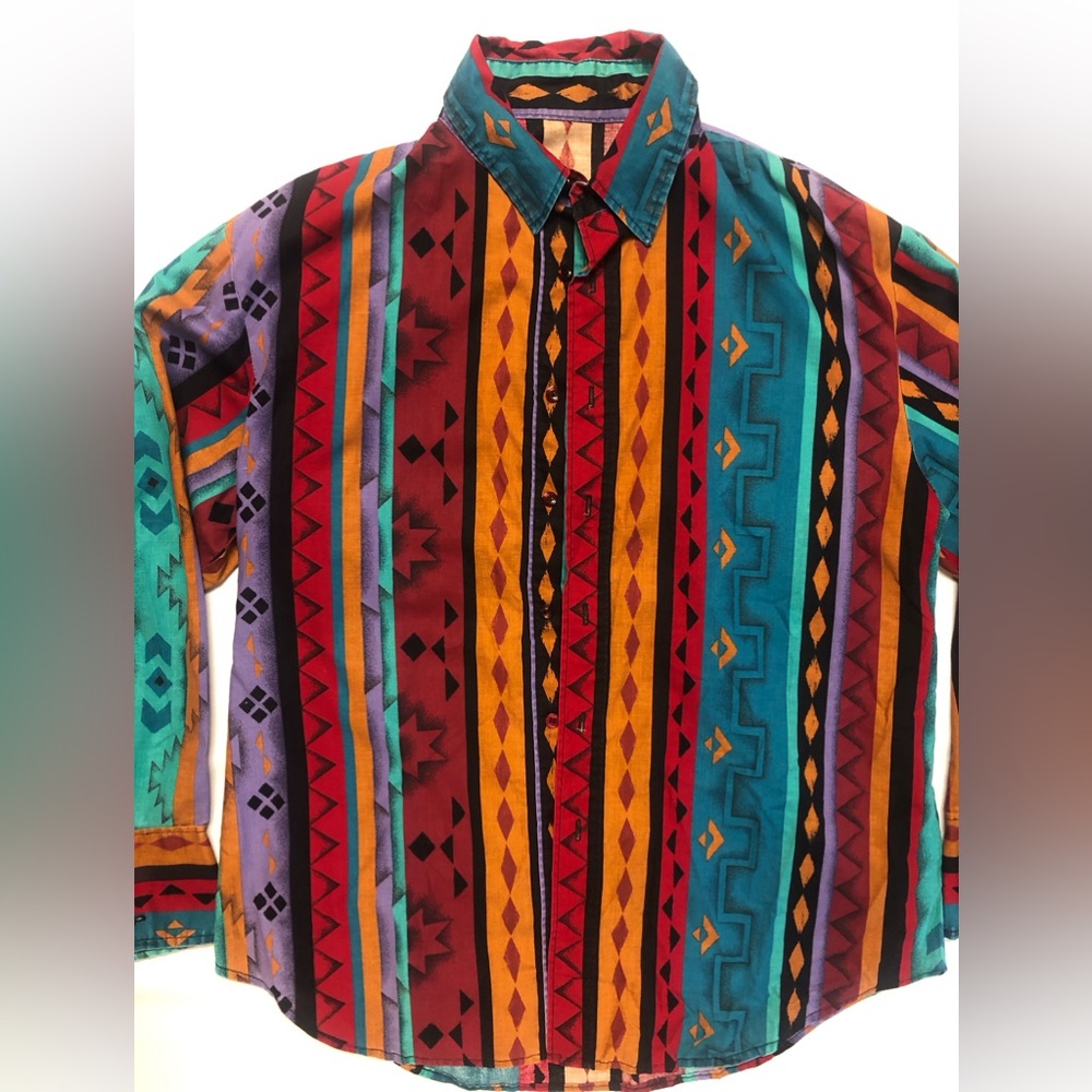 GROOVY LONG SLEEVE BUTTON UP
